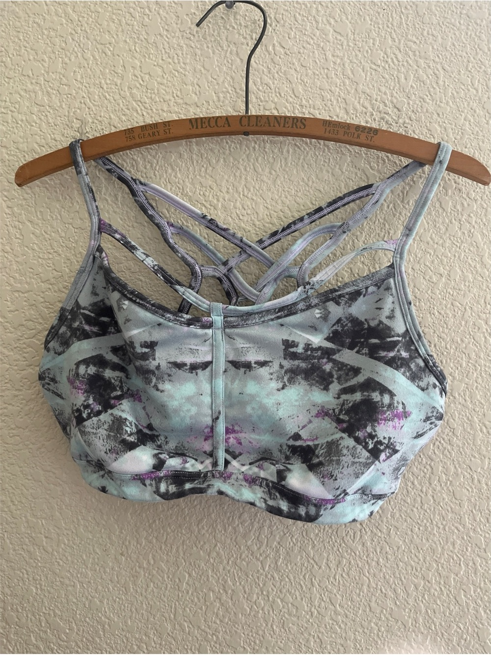 Athleta Strappy Sports Bra Women’s Size Large